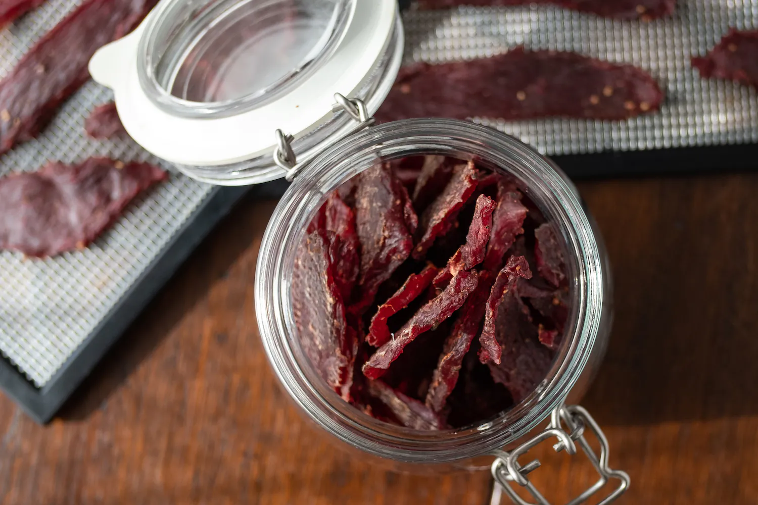 Un pot de viande séchée