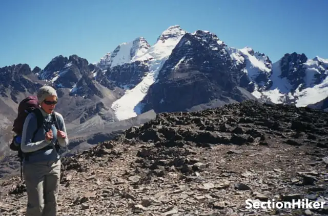 En randonnée dans la Cordillère Royale de Bolivie, avoir une couche de base avec des « pouces » a changé la donne