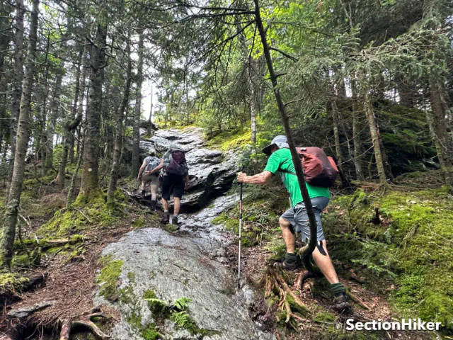 Grimpant sur le côté nord de Burnt Rock Mtn