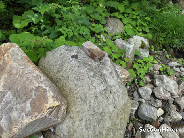 Artefact historique: Les fours à charbon de Brook étaient bordés de brique.