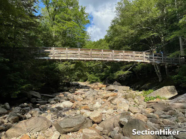 Pont suspendu / lt