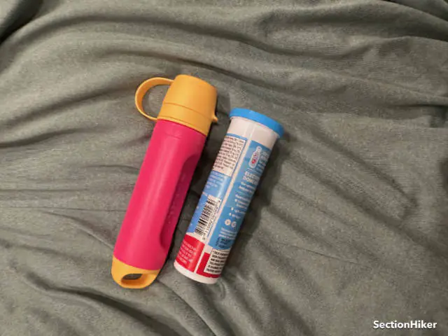 La série LifeStraw Peak Series est à peu près de la taille d'une manche d'électrolyte Nuun