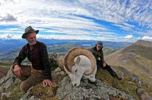 Conseils à l'ancienne et connaissances traditionnelles pour habiller sur le terrain Big Game Animaux