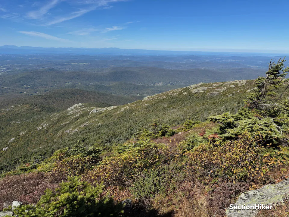 Le Sunset Ridge Trail est une crête ouverte du côté ouest de Mt Mansfield