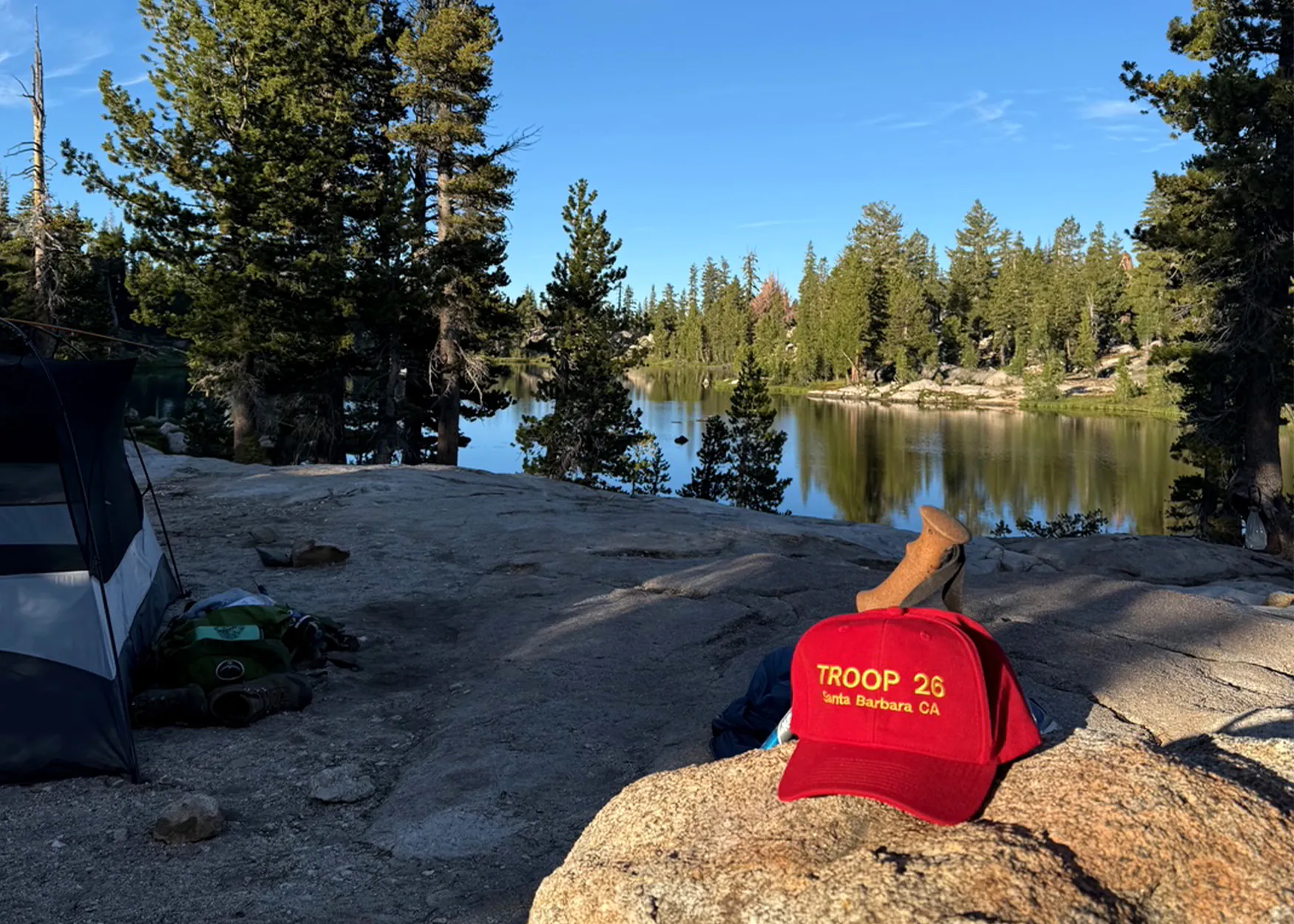 Un camp de scouts dans une région de California Wilderness.