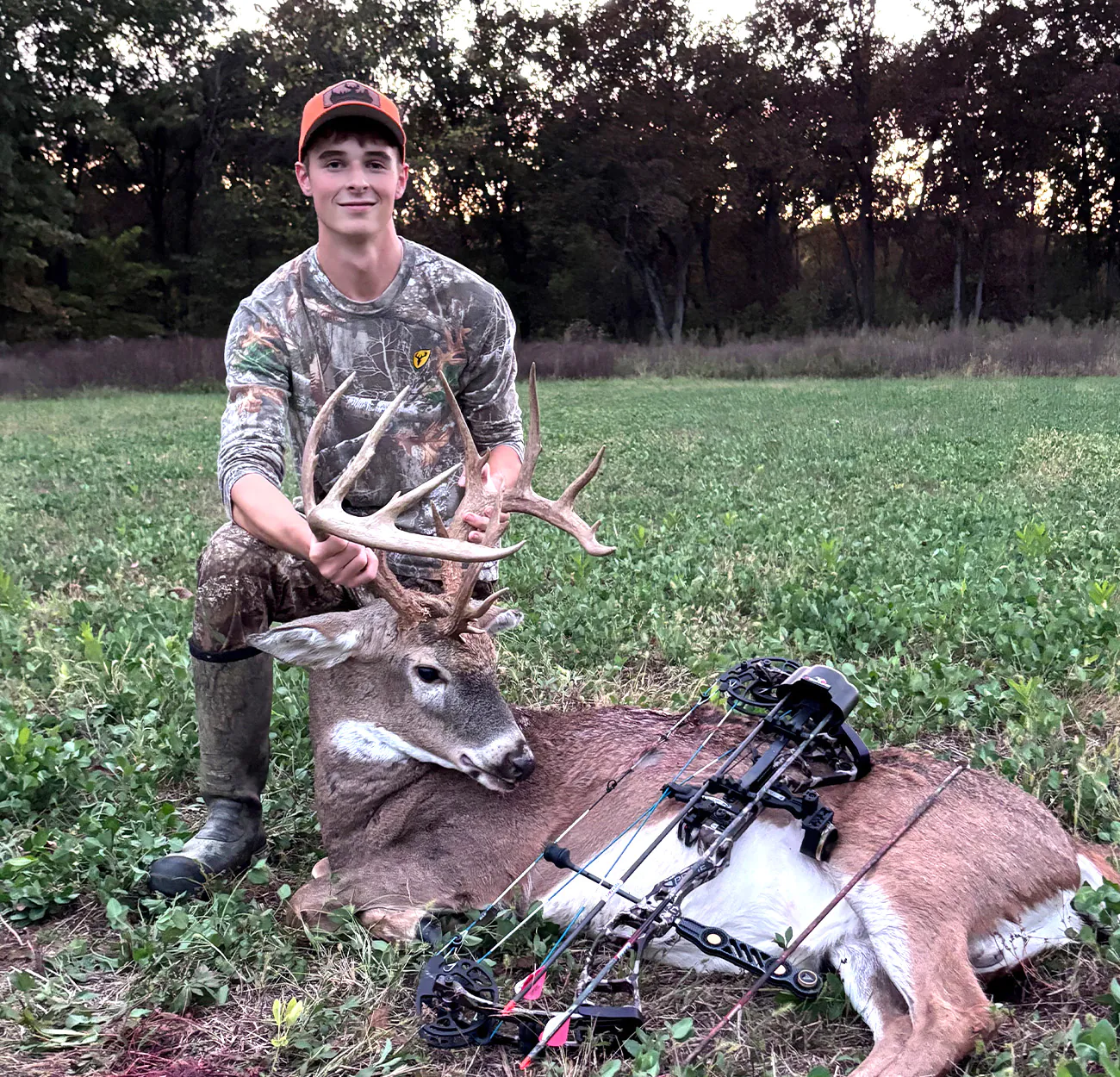Un chasseur à l'arc du Missouri avec un dollar.