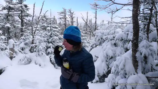 Rester hydraté en hiver demande des efforts supplémentaires
