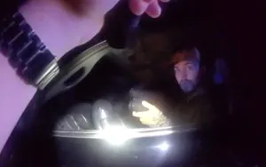 Vidéo : Un chasseur a été arrêté pour avoir mangé un mâle factice lors d'une piqûre de braconnage. Il poursuit maintenant le DNR pour abus de pouvoir