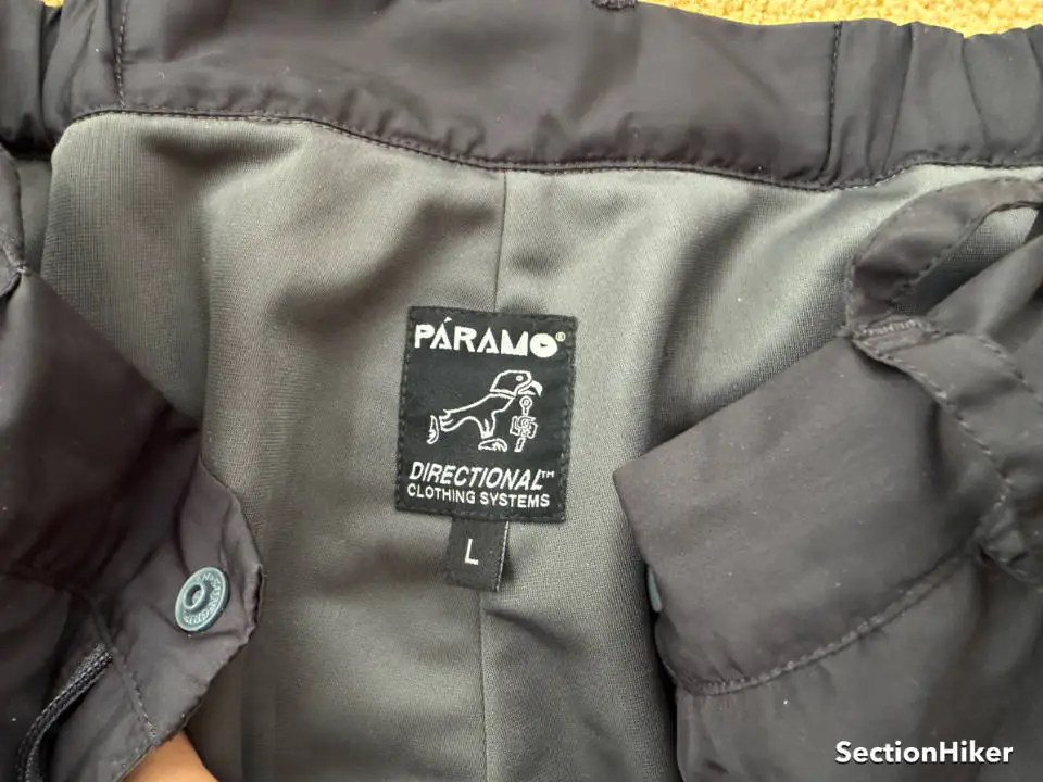 Le pantalon a une doublure intérieure respirante.