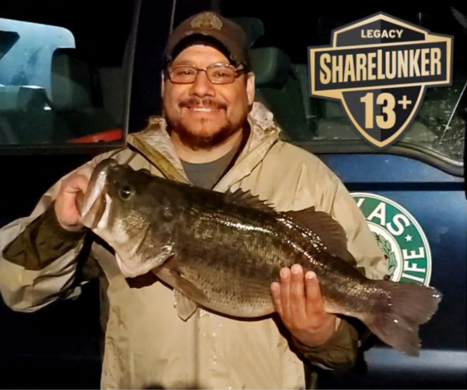 Un pêcheur du Texas avec un gros bar.