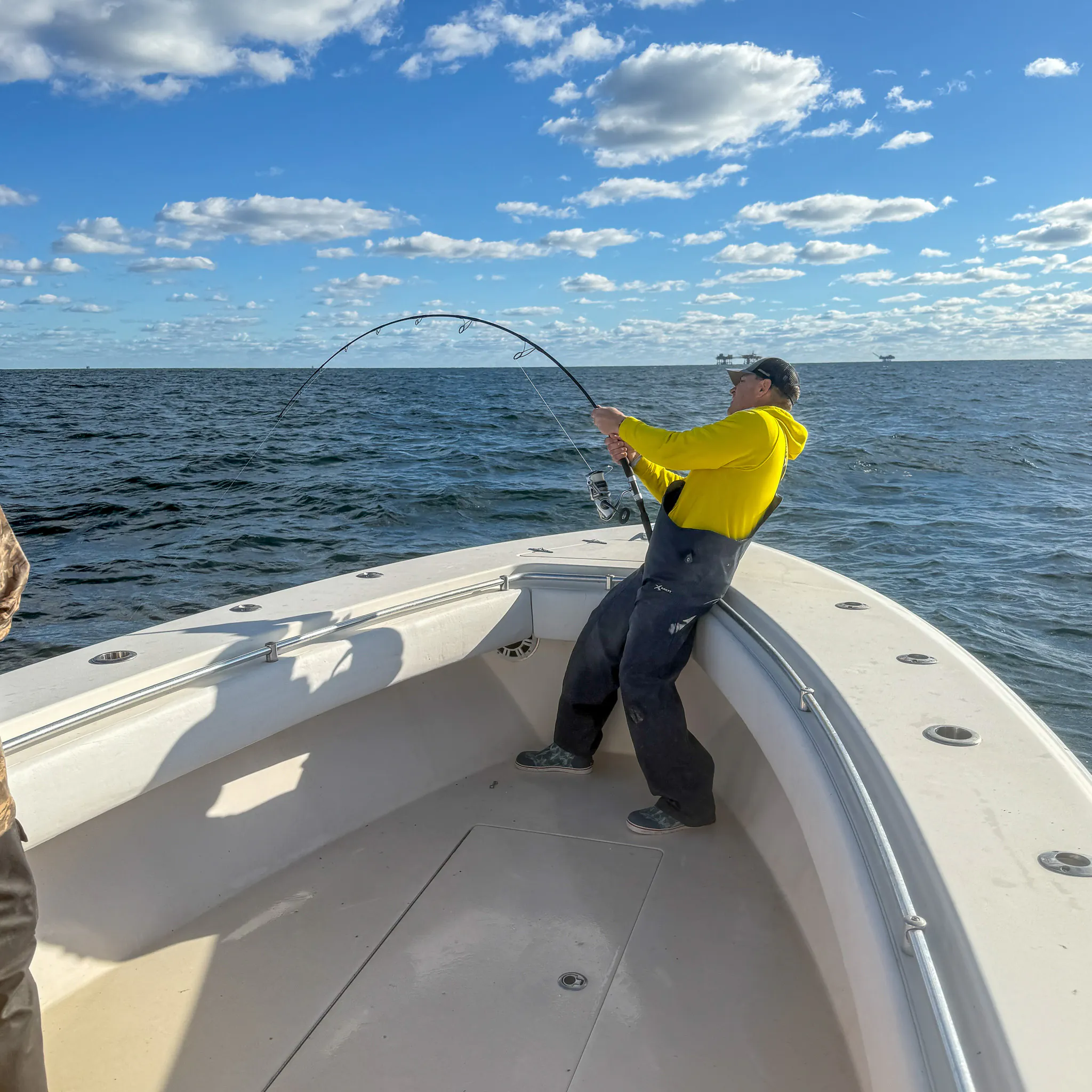Un pêcheur s'accroche à l'albacore record de l'État de Louisiane