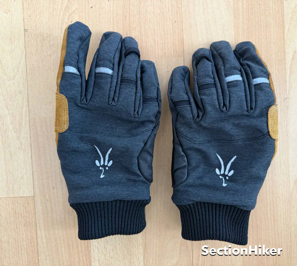 Le dos des gants est recouvert d'un tissu softshell hautement respirant.