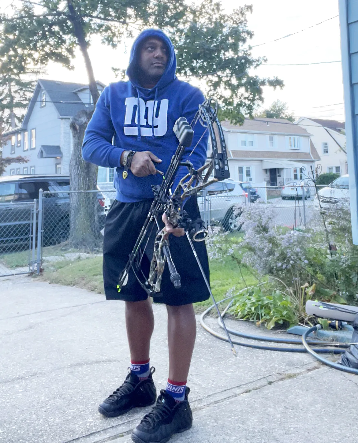 Les New-Yorkais ne sont pas tous anti-chasseurs, comme le prouve ce chasseur à l'arc.