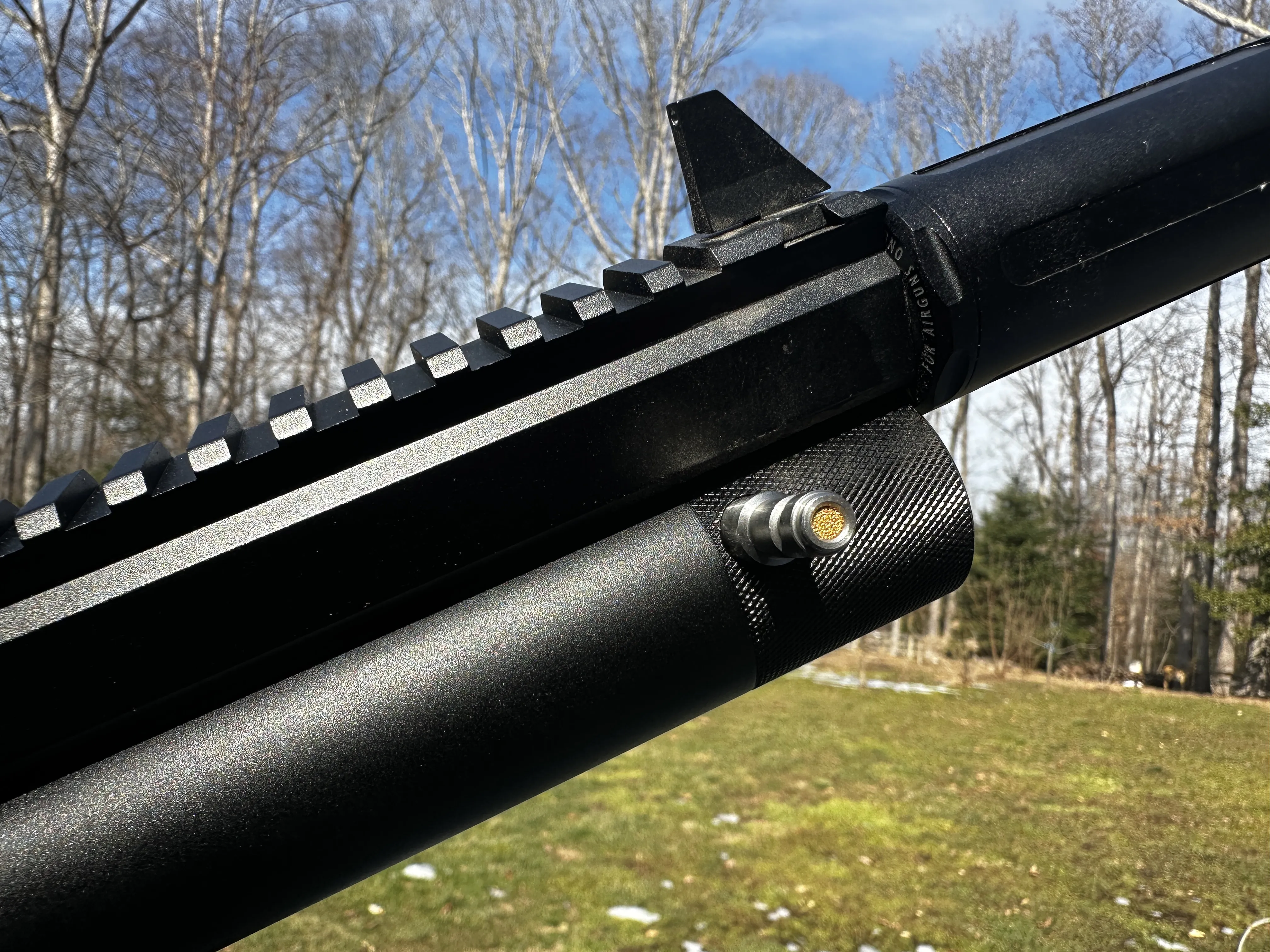 La sonde de remplissage insérée. 