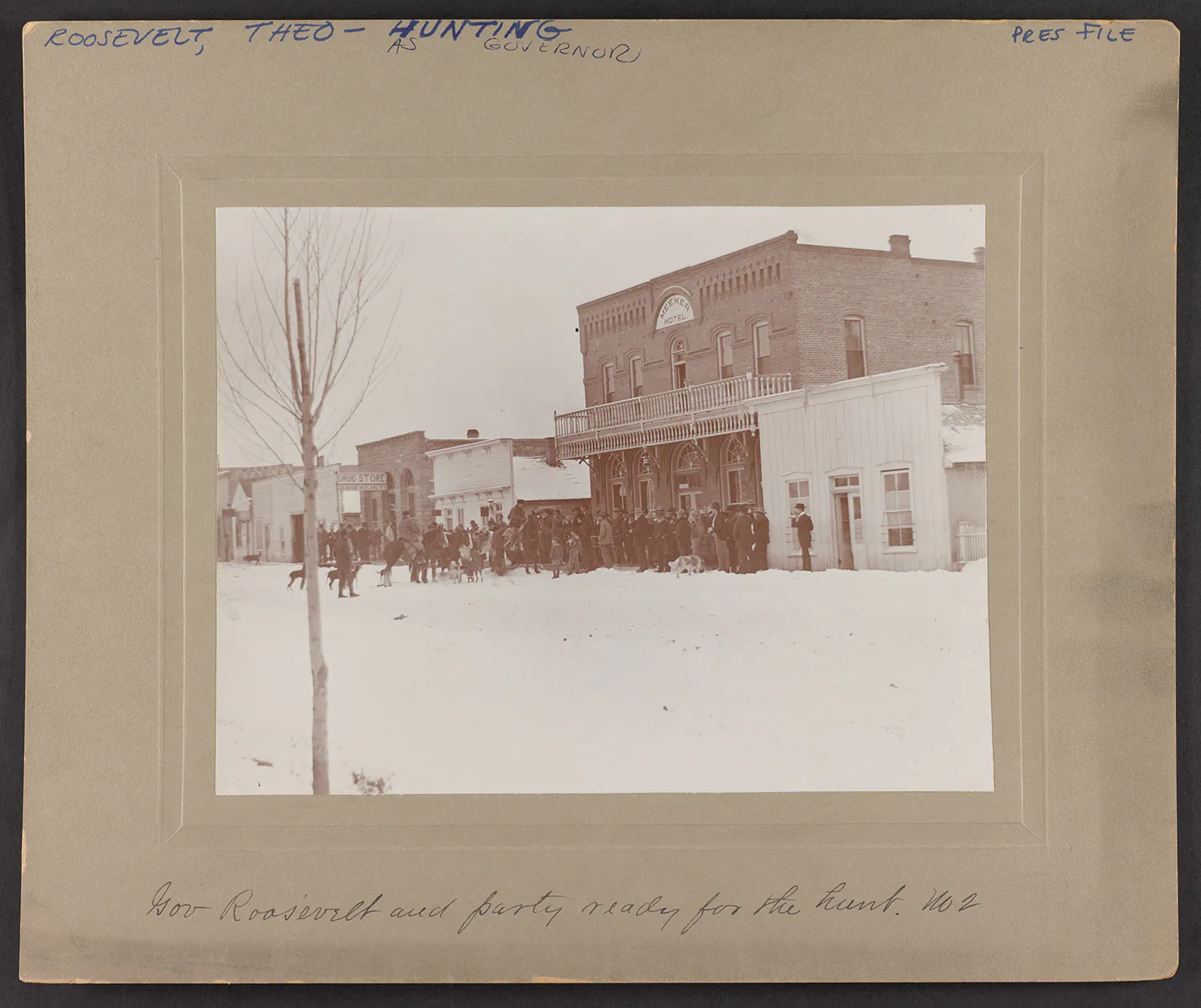 vieille photo de la partie de chasse de Roosevelt dans le Colorado plus doux avec des notes autour du cadre