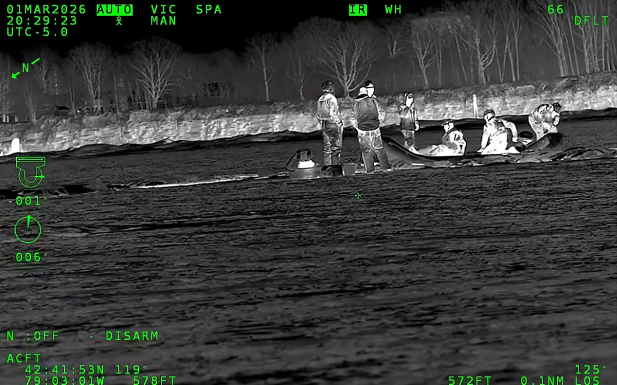 Pêcheurs sur glace secourus par l'USCG.