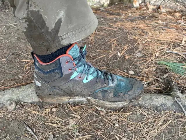 Bien que plus épais que les trail runners, le temps de séchage est étonnamment rapide.