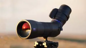 Zeiss a arrêté de fabriquer des optiques sportives en Allemagne. J'ai examiné la nouvelle longue-vue de l'entreprise pour tester la qualité