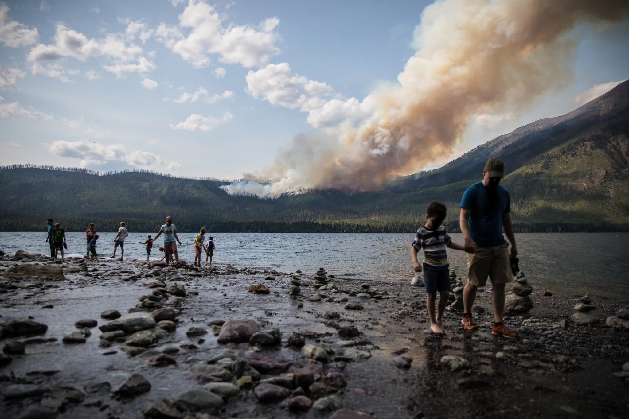 Visiteurs du parc national des Glaciers pendant l'incendie de Howe Ridge.