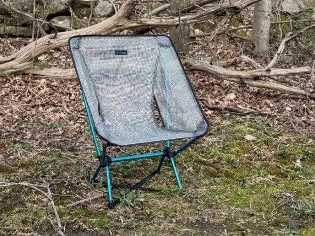 La sangle de terre est un supplément inclus, mais également disponible à la vente séparément pour les anciens modèles de chaises.