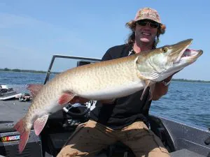 Les 7 meilleures eaux pour attraper un Muskie trophée, selon une légende de North Woods